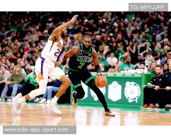 明天绿军对决热火杰伦布朗与豪泽复出助力球队争胜